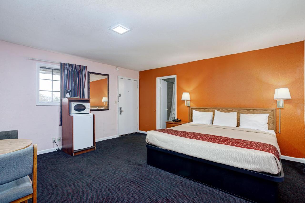 Regency Inn Fayetteville Eksteriør bilde